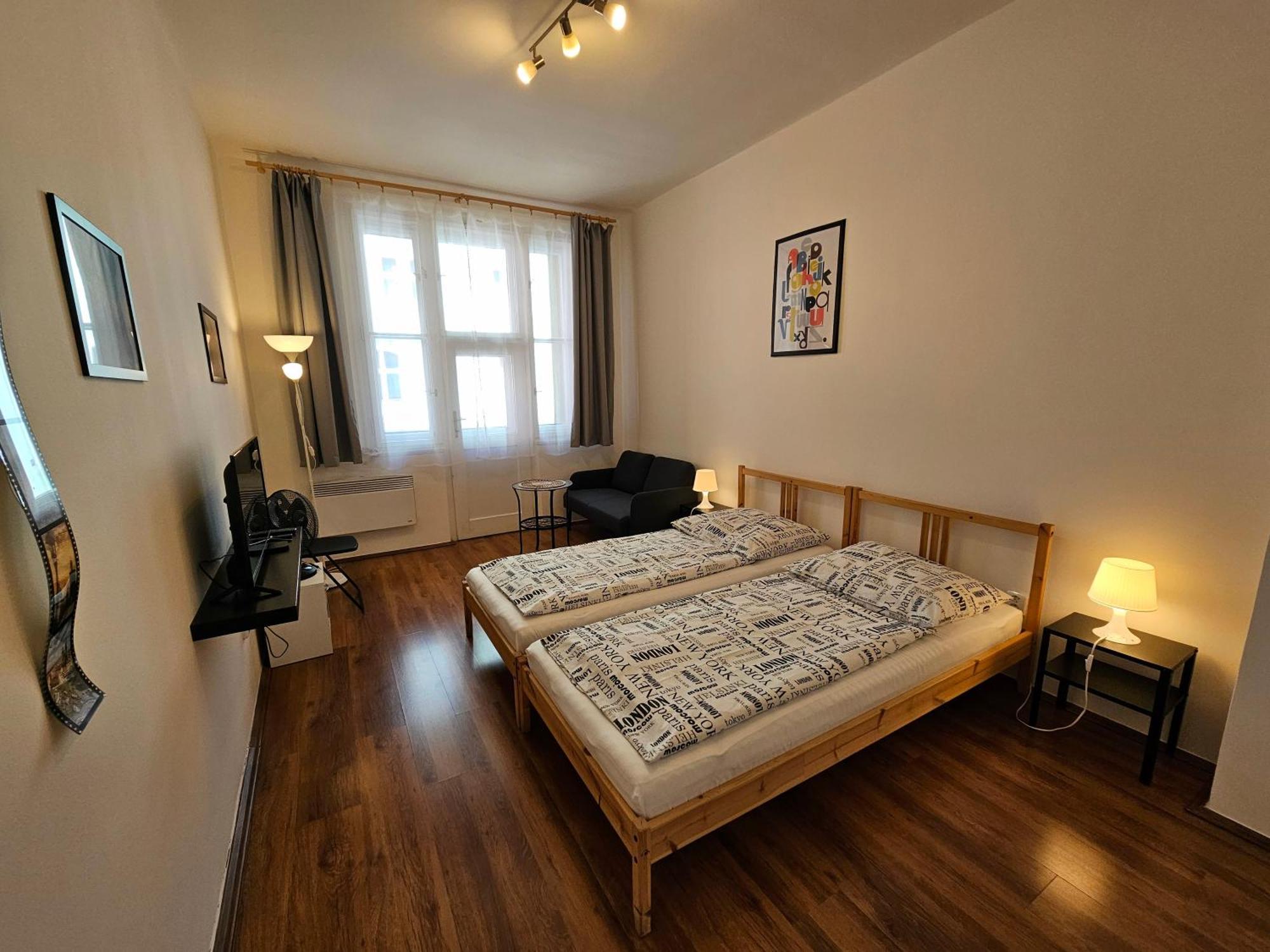 Jezerka Apartments - Free Parking - Easy Access To Center, Prague